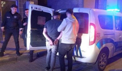Manisa'da mahalle bekçisi ile 2 kişiyi bıçaklayan şüpheli tutuklandı – Güncel haberler